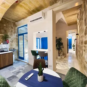 manderas-boutique-suites-dorms.hotelssaintjulians.com/