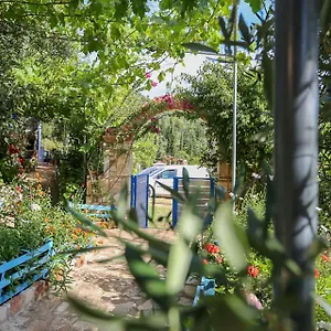 Holiwood Motel Himarë